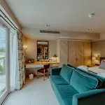 Sandburn Hall 4*