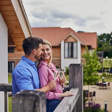 Sandburn Hall מלון 4*