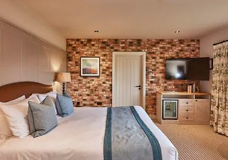Sandburn Hall 4*