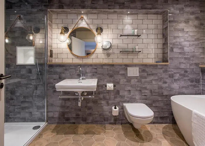 Hotel Sandburn Hall 4*