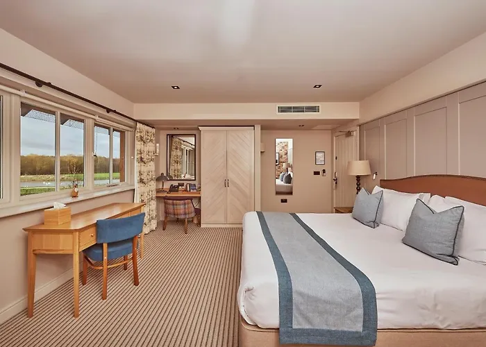 Hotel Sandburn Hall 4*