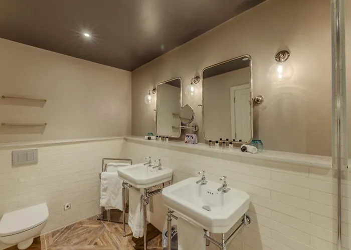 Hotel Sandburn Hall 4*