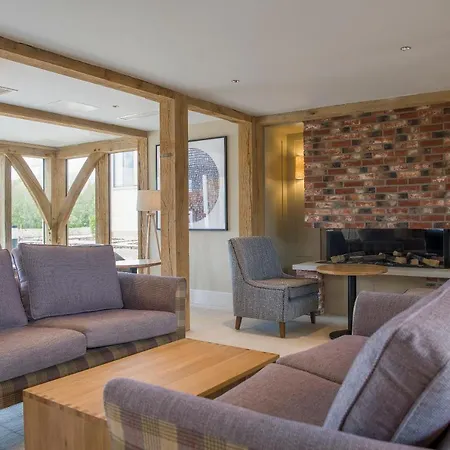 Sandburn Hall Отель