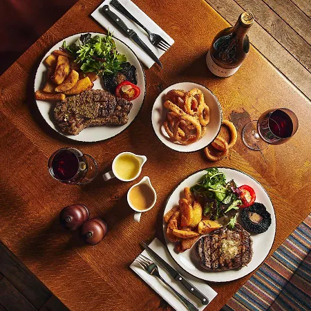 Отель Sandburn Hall 4*