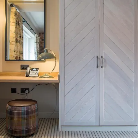 Sandburn Hall Отель 4*