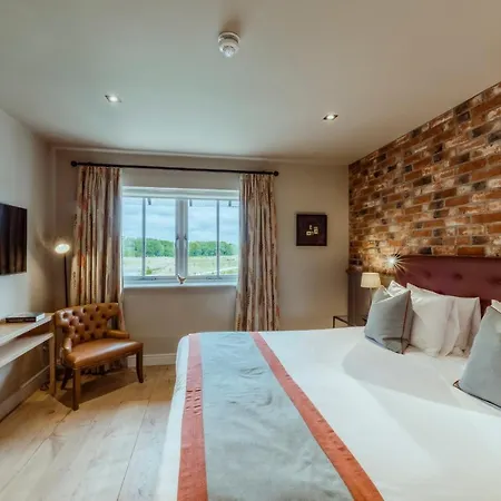 Sandburn Hall Отель 4*