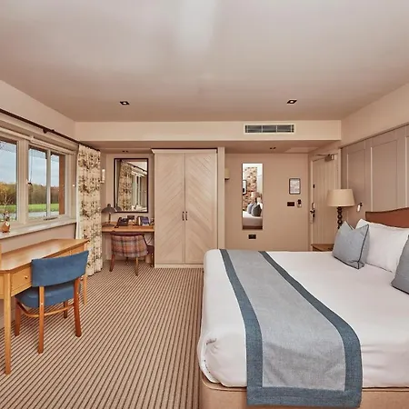 호텔 Sandburn Hall 4*