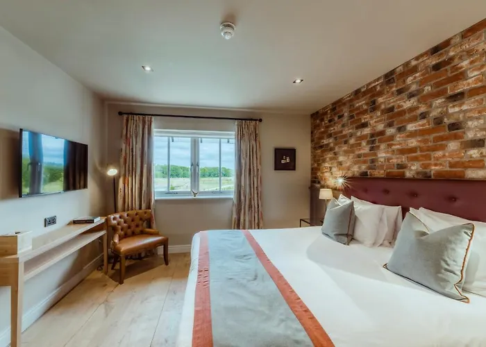 Sandburn Hall Hotel 4*